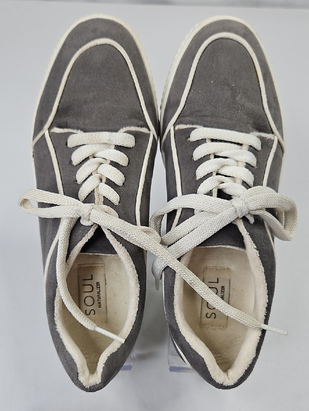 SOUL Naturalizer Womens Gray Suede Sneakers with Cream Trim Sz 7